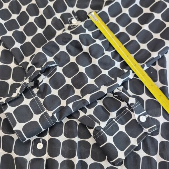 Foxcroft Geometric Print Roll Tab Sleeve Button Up wrinkle free Blouse - Picture 3 of 5